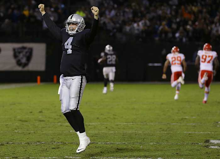 Oakland-Raiders-Derek-Carr-Latavius-Murray.jpg